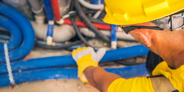 Electricistas Industriales · Instaladores Alta / Baja Tensión Traiguera · Revisión y mantenimiento de cuadros eléctricos y sistemas de control